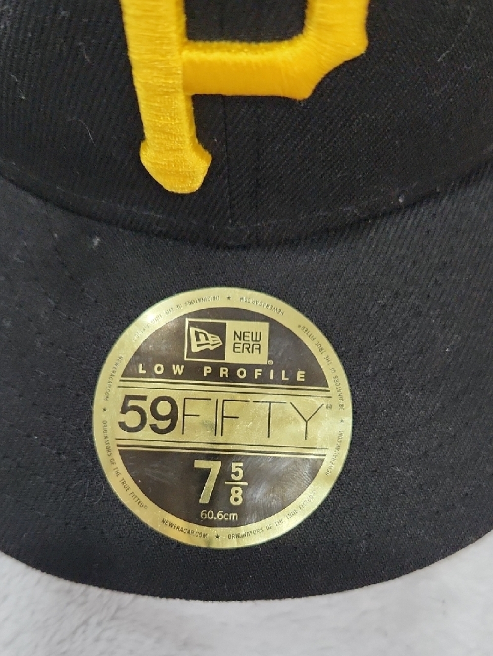 New Era Black Interior Labelled Fitted Cap with White Logos - Picture 6 of 7